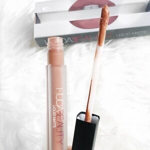 Huda Beauty Liquid Matte Lipstick - Girlfriend